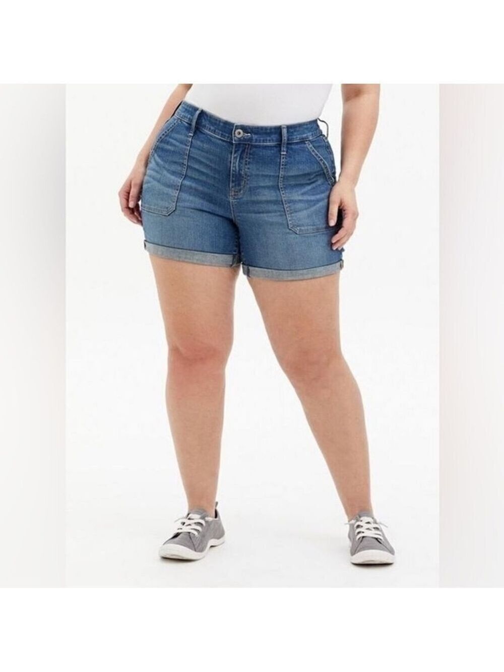 24 • Torrid • Backseat Bingo Vintage Stretch Mid-Rise Jean Shorts - 5"